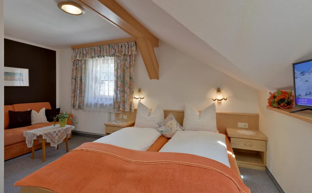 Ferienwohnungen Stefan Kroell Mayrhofen Room photo